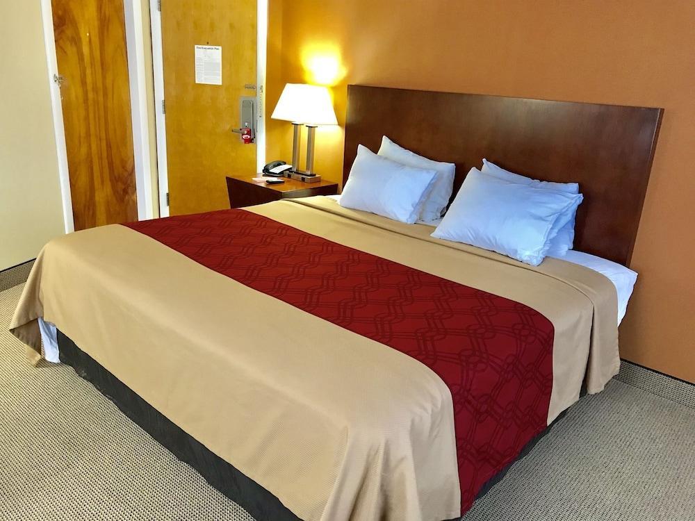 Econo Lodge Lakes Region West Ossipee Exterior photo