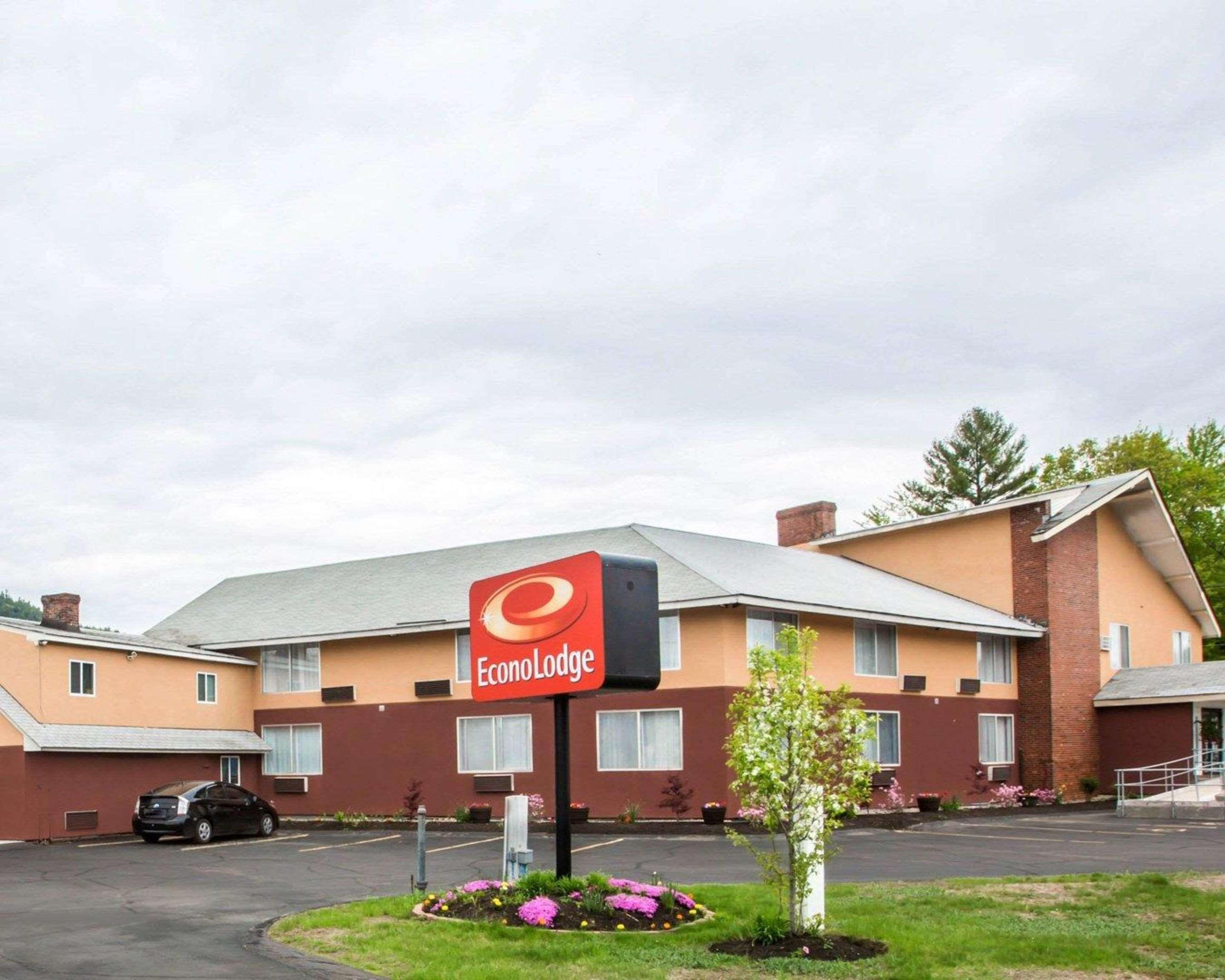 Econo Lodge Lakes Region West Ossipee Exterior photo