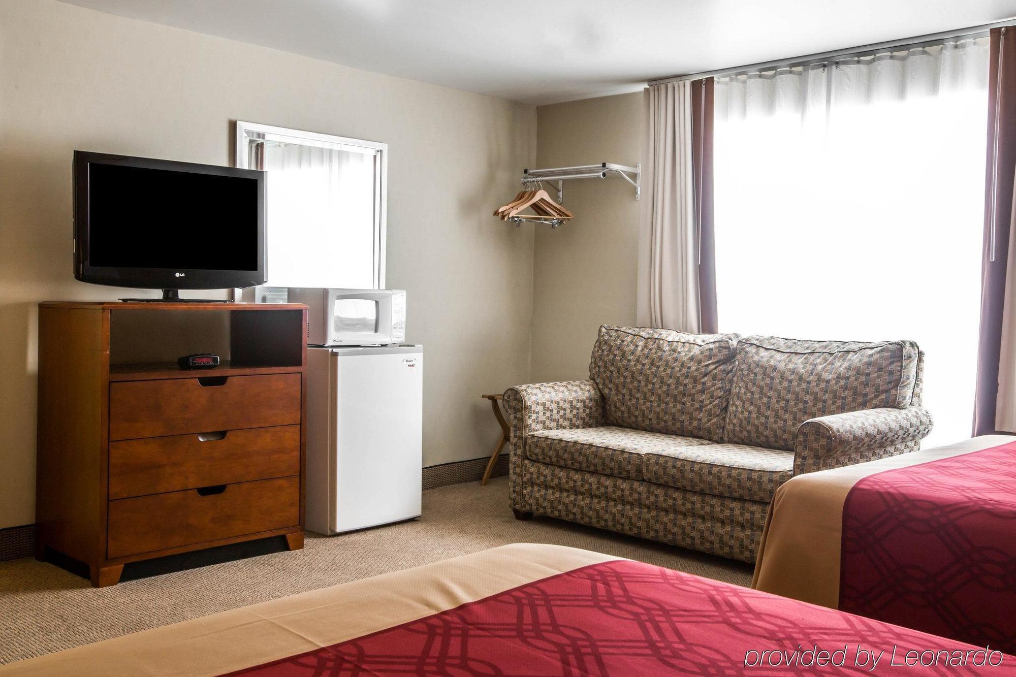 Econo Lodge Lakes Region West Ossipee Exterior photo