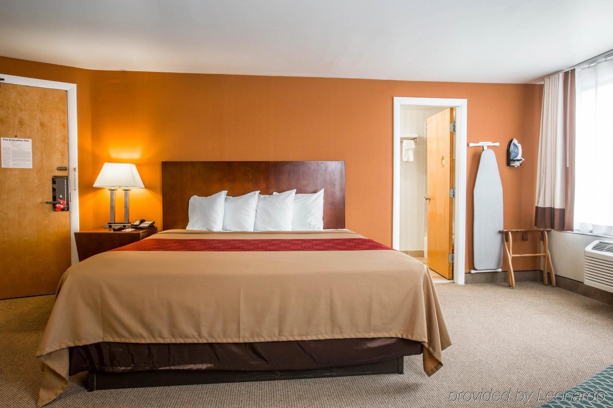 Econo Lodge Lakes Region West Ossipee Exterior photo
