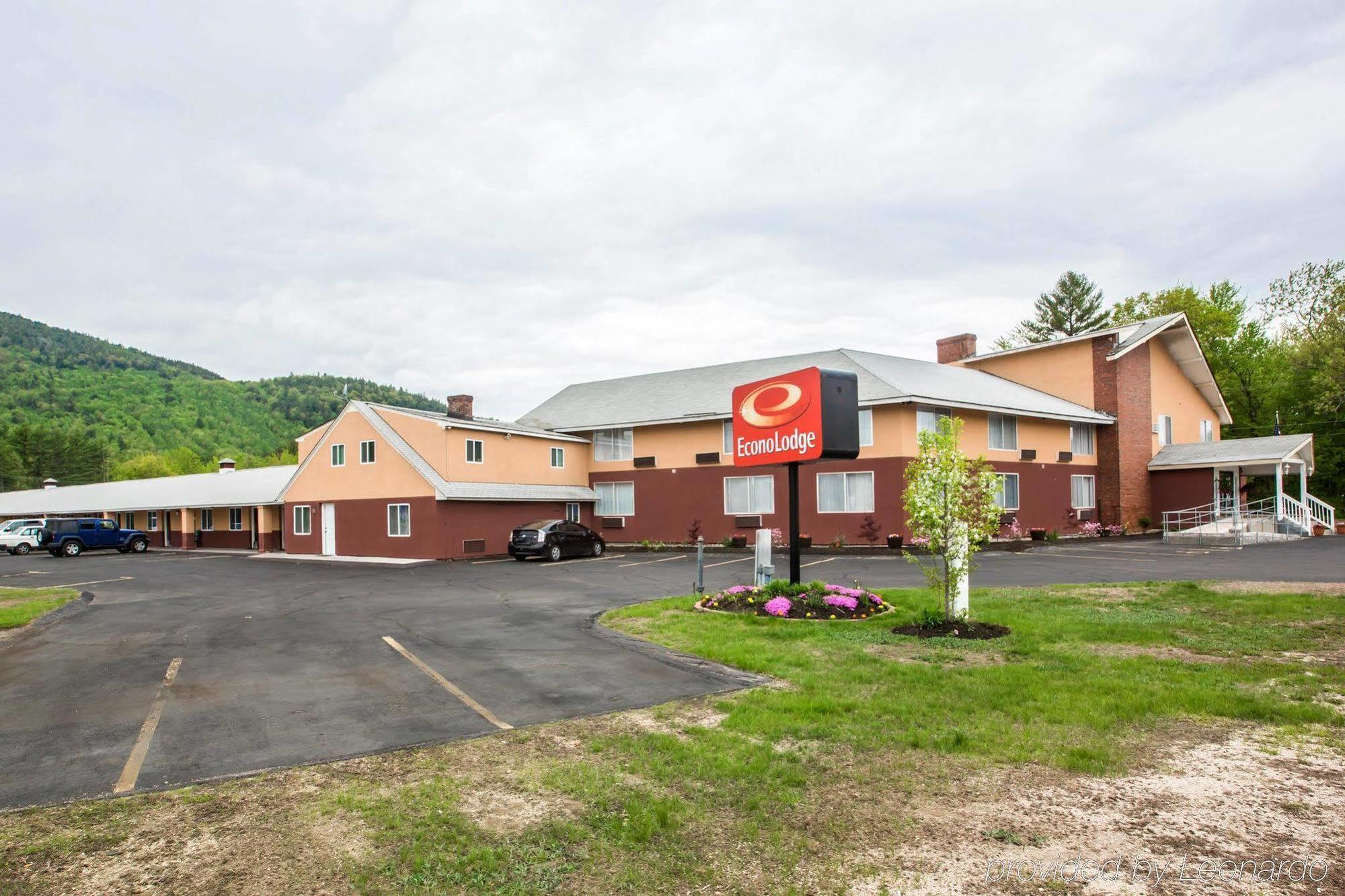 Econo Lodge Lakes Region West Ossipee Exterior photo